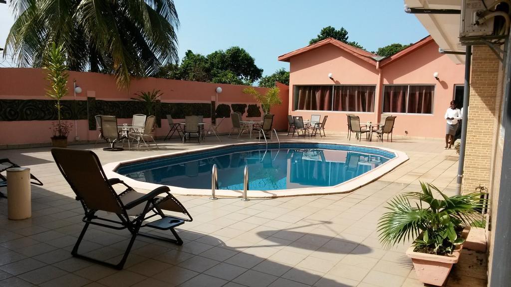Zambezi Inn Hotel Конакри Экстерьер фото