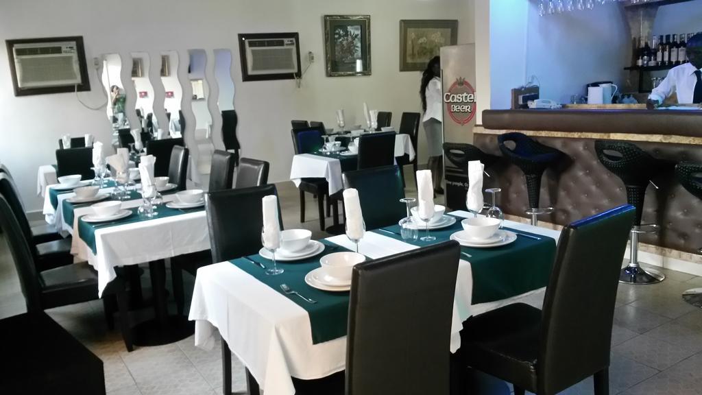 Zambezi Inn Hotel Конакри Экстерьер фото