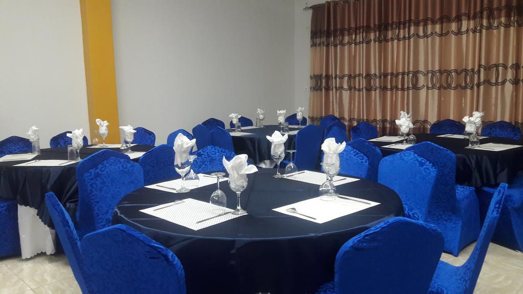 Zambezi Inn Hotel Конакри Экстерьер фото