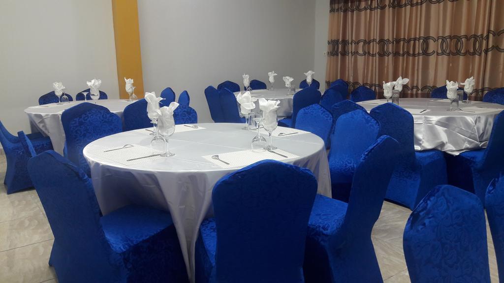Zambezi Inn Hotel Конакри Экстерьер фото